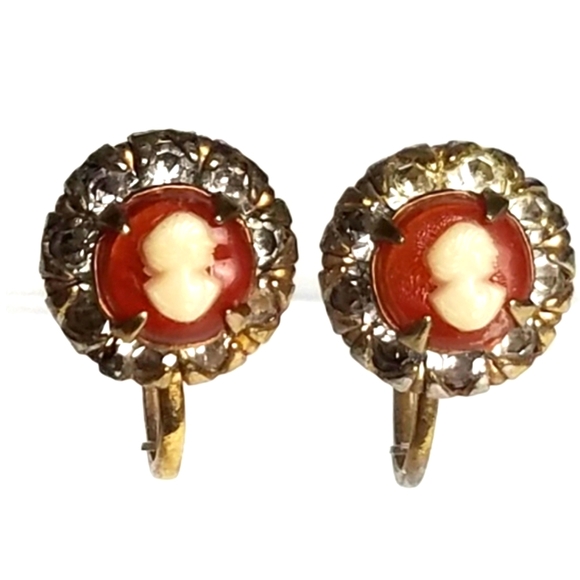 Vargas Mfg Co Jewelry - Vintage Cameo Rhinestone Screw Back Clip Earrings